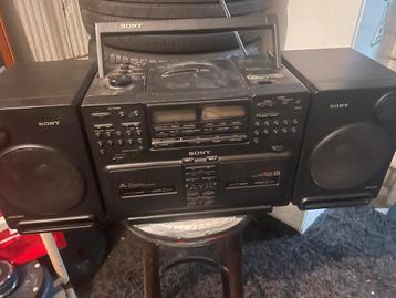 SONY CFD-775L. Draagbare radio/cd/cassette. beschikbaar voor biedingen
