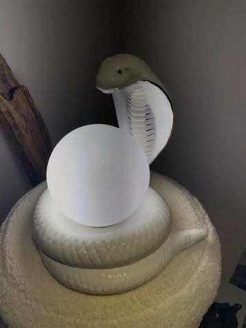 1970’s COBRA SNAKE Porseleinen Lamp beschikbaar voor biedingen
