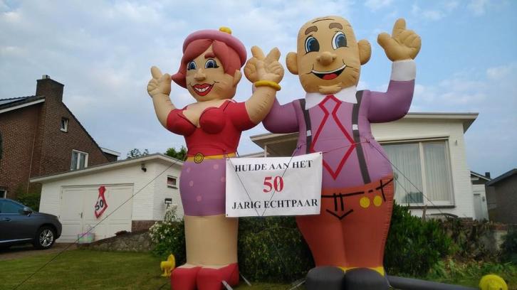 Bruidspaar feestend te huur, Hobby en Vrije tijd, Feestartikelen | Verhuur, Zo goed als nieuw, Geboorte of Huwelijk, Ophalen