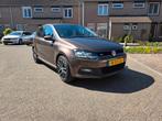 Volkswagen Polo 1.2 TSI R-Line 81KW BMT 2015 Bruin, Auto's, 4 cilinders, Bruin, 1100 kg, Geïmporteerd
