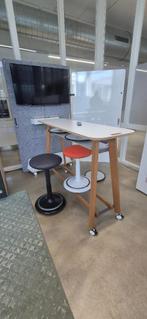ONGO Meet verrijdbare vergadertafel en ONGO Monitorboard., Ophalen, Nieuw