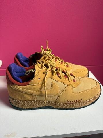 Stoere bruine Nike Air size 10.5 ZO GOED ALS NIEUW beschikbaar voor biedingen