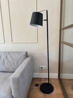 Zwarte vloerlamp Zuiver Buckle Head, Huis en Inrichting, Lampen | Vloerlampen, Ophalen, Zo goed als nieuw, Metaal, 150 tot 200 cm