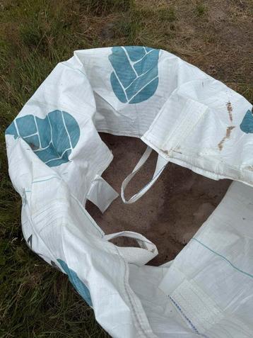 Halve bigbag brekerzand beschikbaar voor biedingen