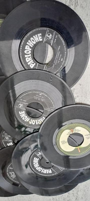 Beatles singles (17 stuks) beschikbaar voor biedingen