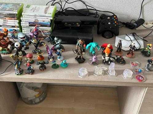 Xbox 360 S, 2 controllers en oplaadstation en veel extra’s, Spelcomputers en Games, Games | Xbox 360, Gebruikt, Avontuur en Actie