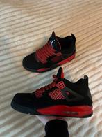 Zwarte en rode Air Jordan 4 sneakers, Zwart, Ophalen of Verzenden, Sneakers of Gympen, Zo goed als nieuw