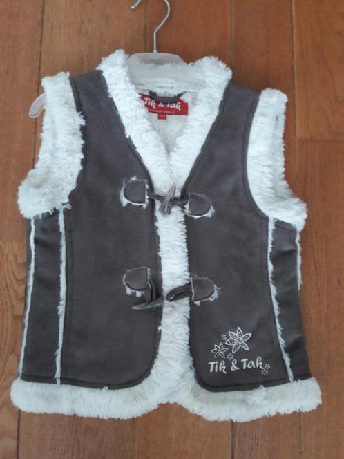 Zgan Lammy coat gilet 122 furry vestje meisje, Kinderen en Baby's, Kinderkleding | Maat 122, Zo goed als nieuw, Meisje, Trui of Vest