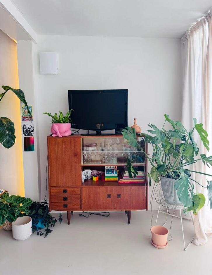 Vintage buffetkast met veel opbergruimte, Huis en Inrichting, Kasten | Buffetkasten, Gebruikt, 100 tot 150 cm, 25 tot 50 cm, Met lade(s)