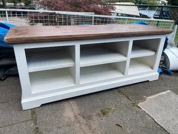 Houten Dressoir met Opbergvakken moet nu weg T E A B beschikbaar voor biedingen