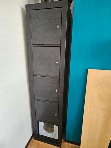 Ikea kast smal en lang, donker bruin. Stevig &in goede staat beschikbaar voor biedingen