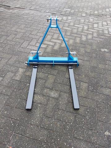 verstelbare palletdrager  beschikbaar voor biedingen