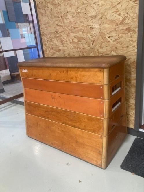 Gymtoestel,  kast als accessoire, Huis en Inrichting, Woonaccessoires | Overige, Gebruikt, Ophalen