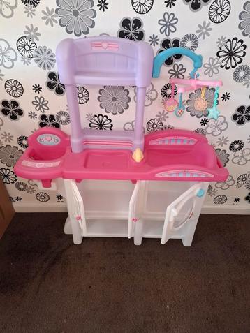 Leuke poppen commode van Step2.  beschikbaar voor biedingen