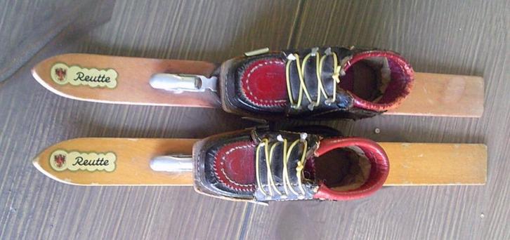 Brocante oude mini skien met schoenen, Antiek en Kunst, Curiosa en Brocante, Ophalen of Verzenden