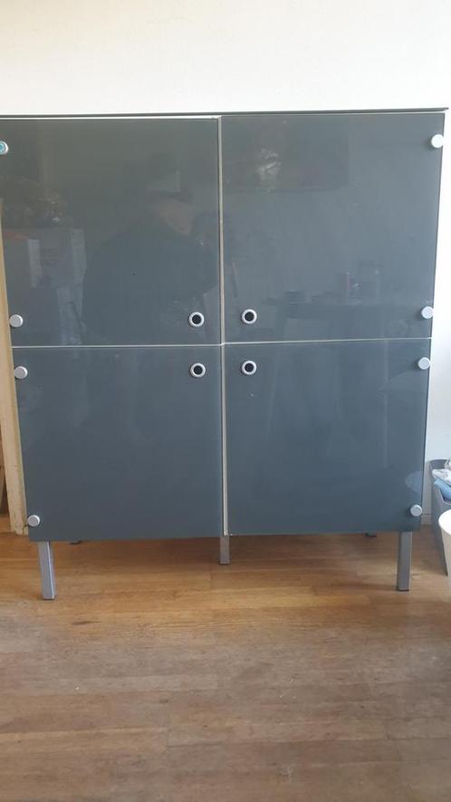Design dressoir kast met glazen deuren, Huis en Inrichting, Kasten | Kledingkasten, Gebruikt, 100 tot 150 cm, 100 tot 150 cm, 25 tot 50 cm