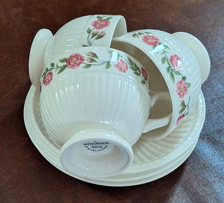 Wedgwood Rosalind Theekopje en Schotel, Huis en Inrichting, Keuken | Servies, Zo goed als nieuw, Kop(pen) en/of Schotel(s), Wedgwood