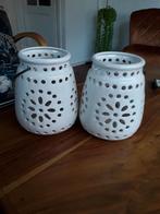 2 VOOR 17 EURO. windlichten met hengsel. windlicht aardewerk, Overige materialen, Wit, Ophalen of Verzenden, Zo goed als nieuw