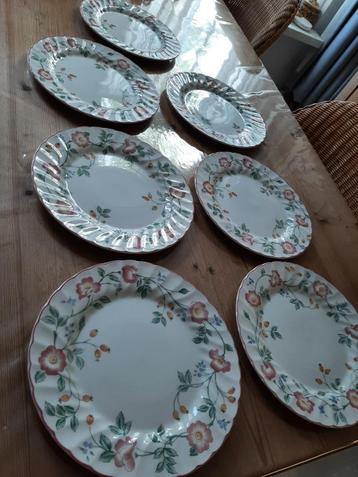 CHURCHILL , BRIAR ROSE - 7 DINERBORDEN  - DIA 25,7 CM  beschikbaar voor biedingen