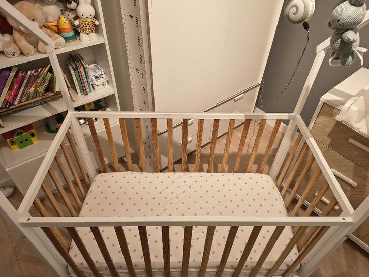 ledikant huisje, Kinderen en Baby's, Babywiegjes en Ledikanten, Zo goed als nieuw, Ledikant, Ophalen
