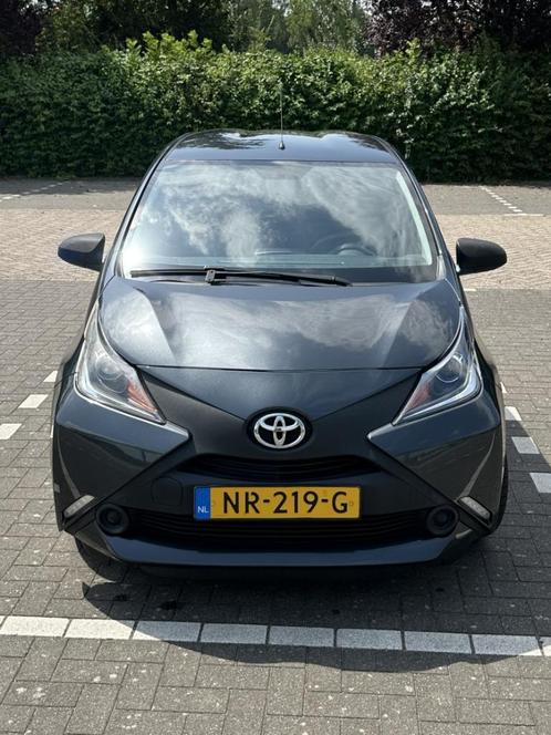 Toyota Aygo 1.0 Vvt-i 69pk 5D 2017 Grijs, Auto's, Toyota, Bedrijf, Aygo, Airbags, Airconditioning, Bluetooth, Centrale vergrendeling