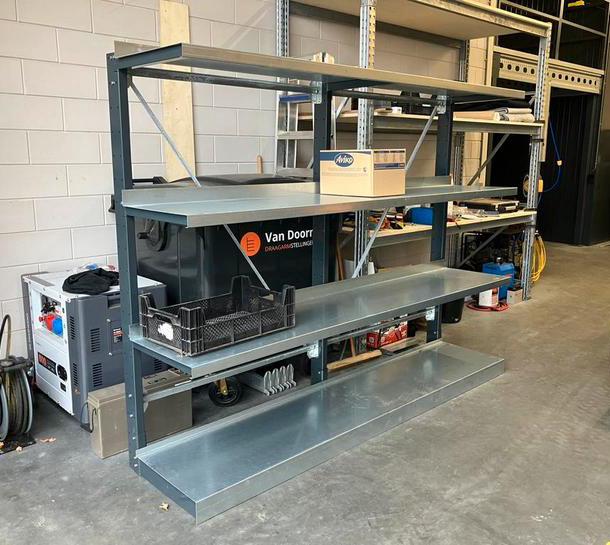 Legbordstelling met stalen legborden draagarmstelling, Ophalen