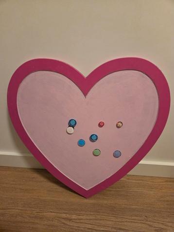 Magneetbord in hartvorm beschikbaar voor biedingen