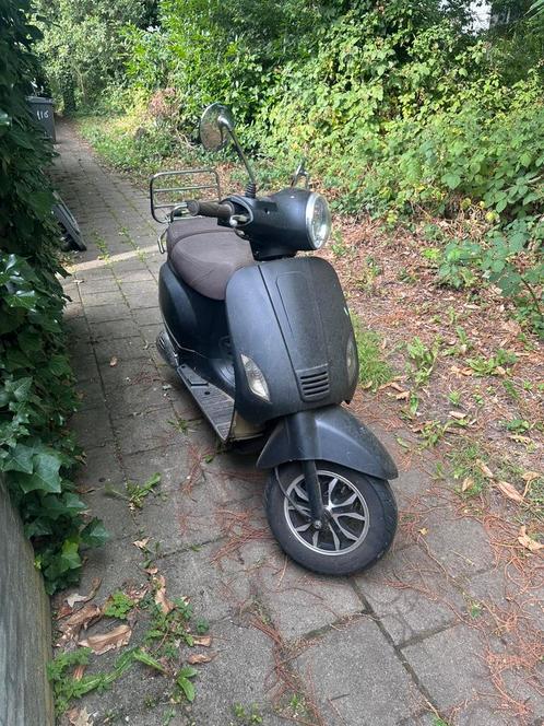 2 scooters tekoop, Fietsen en Brommers, Snorfietsen en Snorscooters, Gebruikt, Overige merken, Ophalen
