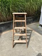 Decoratieve houten schilderstrap / vintage houten trapje, Doe-het-zelf en Verbouw, Ladders en Trappen, Ophalen, Gebruikt, Trap