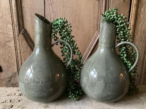 NIEUW groen metalen vaas kruik, Huis en Inrichting, Woonaccessoires | Vazen, Nieuw, Ophalen of Verzenden