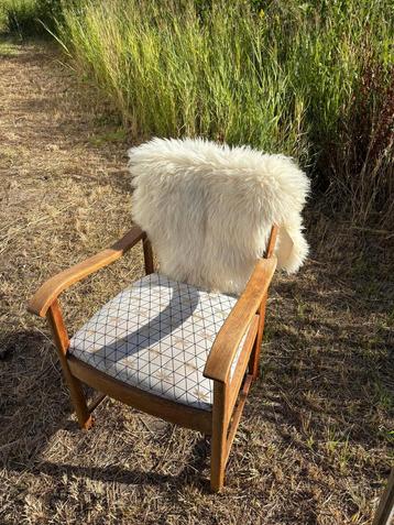 Brocante stoel beschikbaar voor biedingen