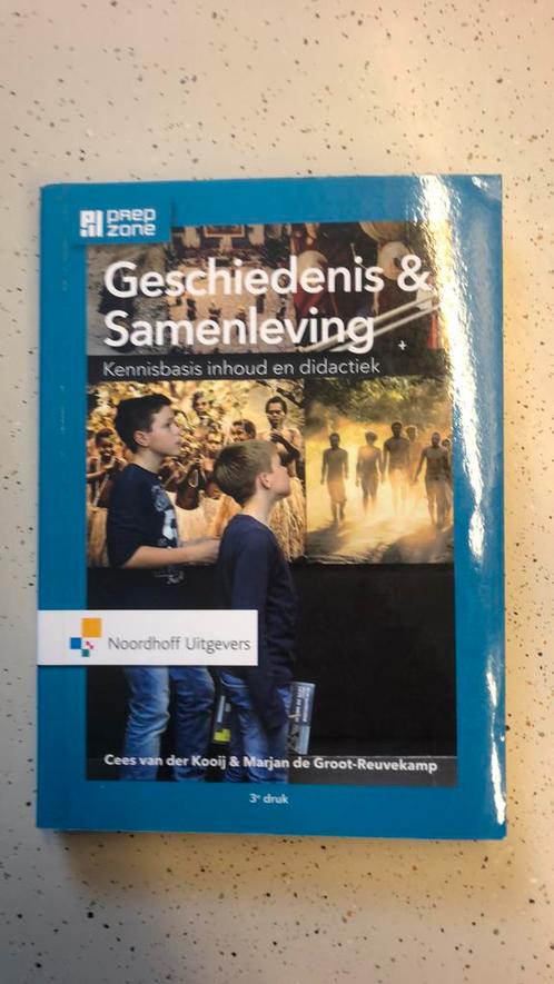 Marjan de Groot-Reuvekamp - Geschiedenis en samenleving, Boeken, Kinderboeken | Jeugd | 13 jaar en ouder, Zo goed als nieuw, Ophalen of Verzenden