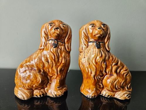 Staffordhire spaniels/ hoerenhondjes bruin geglazuurd, Verzamelen, Beelden en Beeldjes, Gebruikt, Dier, Ophalen of Verzenden