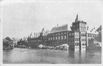 (300-208-041) Den Haag Hofvijver met Gouvernementsgebouwen beschikbaar voor biedingen