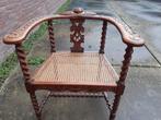 Antieke fauteuil met gedraaide poten en rieten zitting, Antiek en Kunst, Ophalen of Verzenden