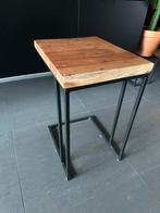 Houten bijzettafel metalen onderstel, Minder dan 55 cm, Ophalen of Verzenden, Zo goed als nieuw, 60 cm of meer