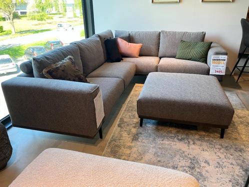 Hoekbank met luxe vulling - showroommodel, Huis en Inrichting, Banken | Bankstellen, Nieuw, Hoekbank, Vierpersoons of meer, 250 tot 300 cm
