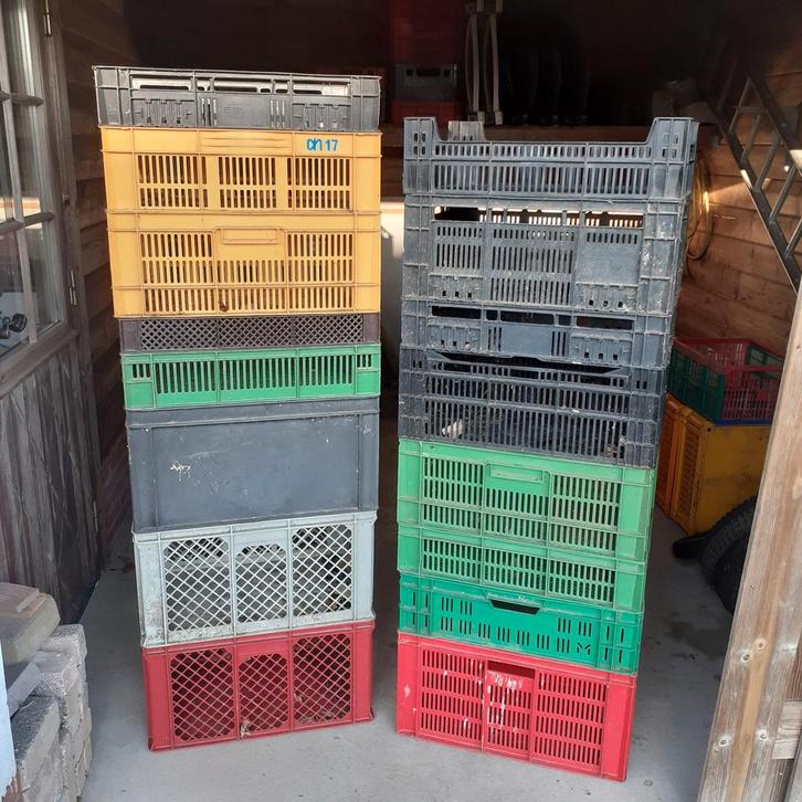 Stapelkratten - Diverse kleuren., Doe-het-zelf en Verbouw, Kratten en Dozen, Gebruikt, Krat, Minder dan 50 cm, Minder dan 35 cm