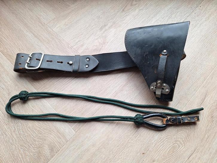 M.25 FN Pistoolholster, met pistoolkoord en holsterriem M25, Verzamelen, Militaria | Algemeen, Overige soorten, Overige typen