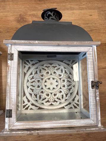 2 stuks Sfeervolle Houten Kandelaar met Ornament beschikbaar voor biedingen