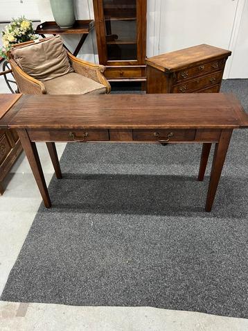 Koloniale houten sidetable met lades karaktervol en stijlvol beschikbaar voor biedingen