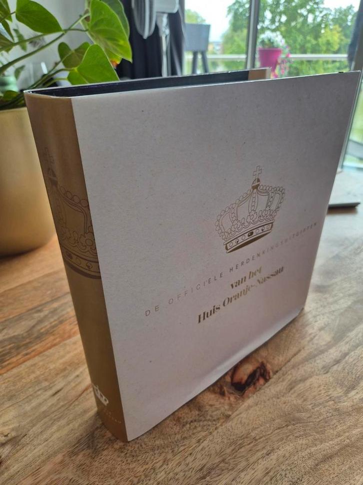 Officiële herdenkingsuitgiften, vergulde munten, Verzamelen, Koninklijk Huis en Royalty, Nieuw, Tijdschrift of Boek, Ophalen of Verzenden