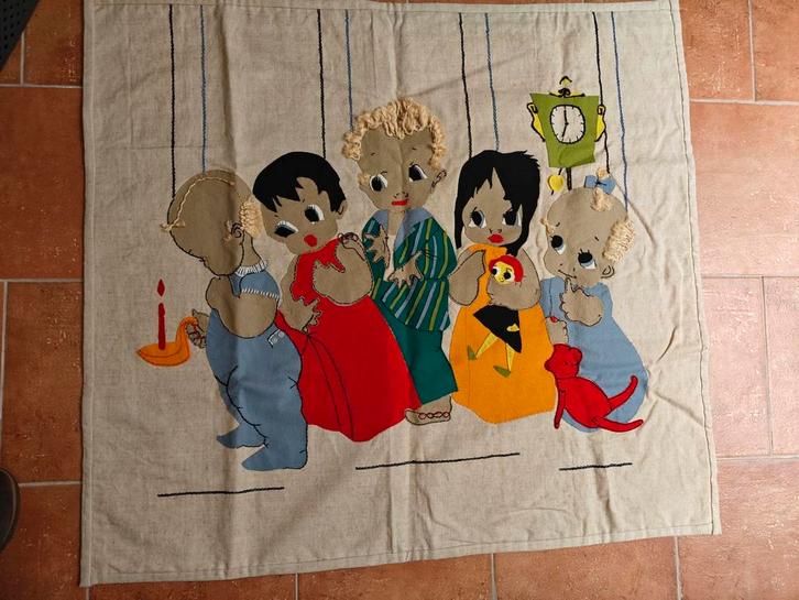 Handgemaakt Wandkleed met Kinderen. Vintage., Huis en Inrichting, Woonaccessoires | Wanddecoraties, Nieuw, Ophalen of Verzenden