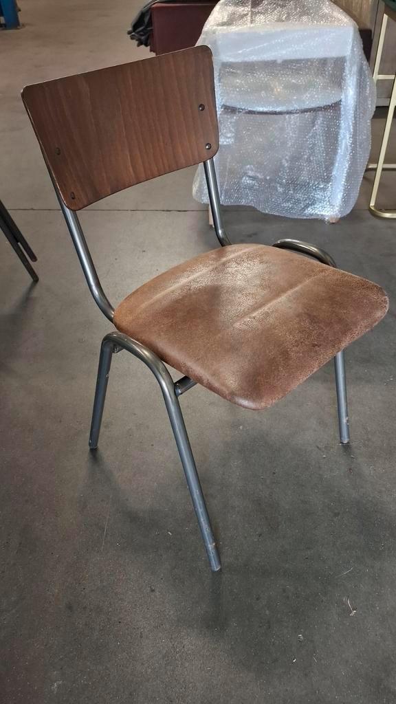16 school industriële stapel stoelen horeca vintage leer, Huis en Inrichting, Stoelen, Zo goed als nieuw, Vijf, Zes of meer stoelen