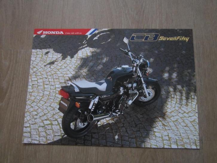 Honda CB 750 Sevenfifty brochure folder 1996, Motoren, Handleidingen en Instructieboekjes, Honda, Ophalen of Verzenden