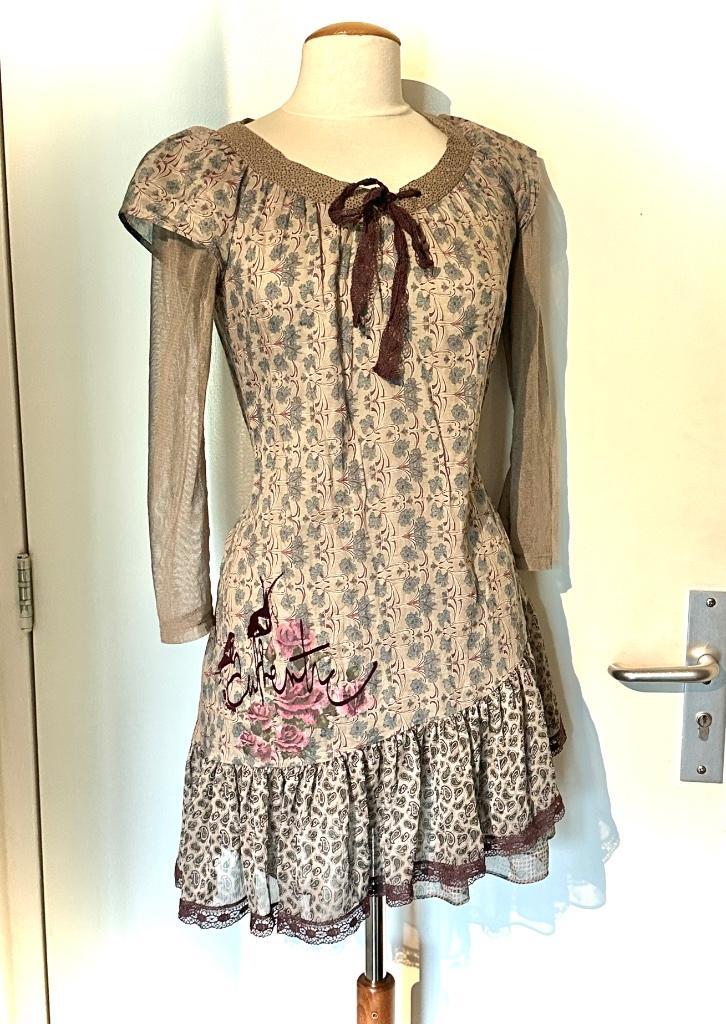 Lolita Cop Copine Jurk met onderjurk kant Maat M 38 kleding, Kleding | Dames, Jurken, Zo goed als nieuw, Maat 38/40 (M), Beige