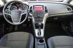Opel Astra 1.4T Cosmo AUTOMAAT, NAVI, TREKHAAK, NAP, APK, GA, Euro 5, 15 km/l, 4 cilinders, Leder en Stof