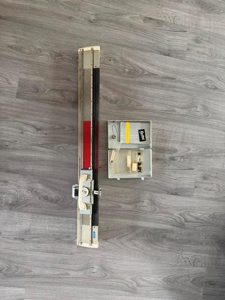 Knittax Automatic breimachine uit de jaren '50 met toebehore, Hobby en Vrije tijd, Naaimachines en Toebehoren, Gebruikt, Ophalen of Verzenden