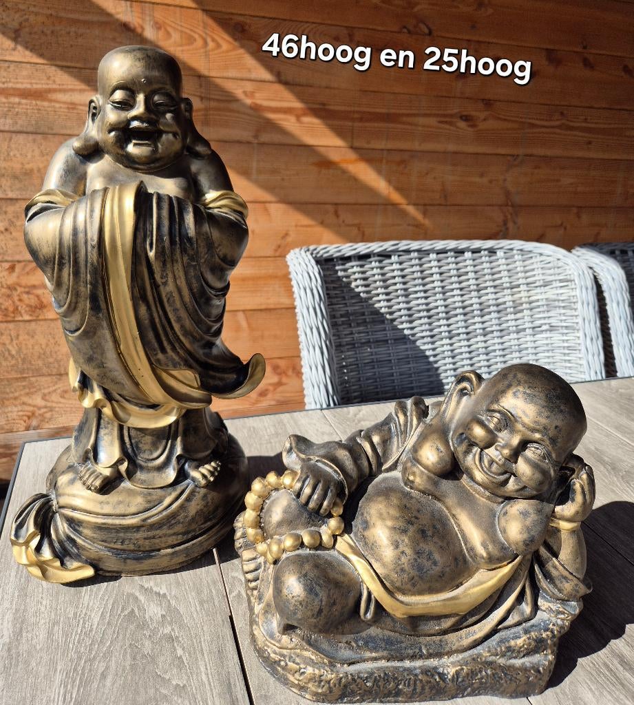 2 boedha beelden, Tuin en Terras, Tuinbeelden, Ophalen of Verzenden, Zo goed als nieuw, Kunststof, Boeddhabeeld