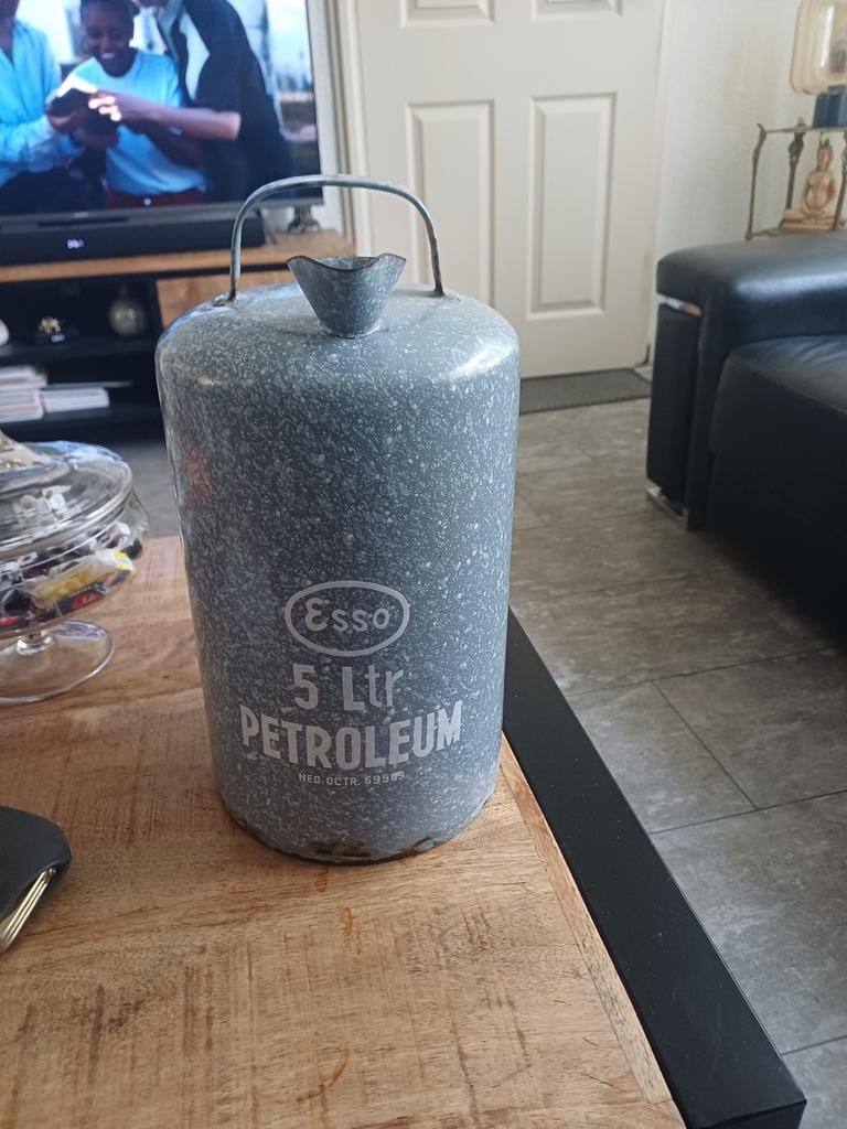 Vintage  geëmailleerd  esso petroleum kan met schenktuit, Ophalen of Verzenden